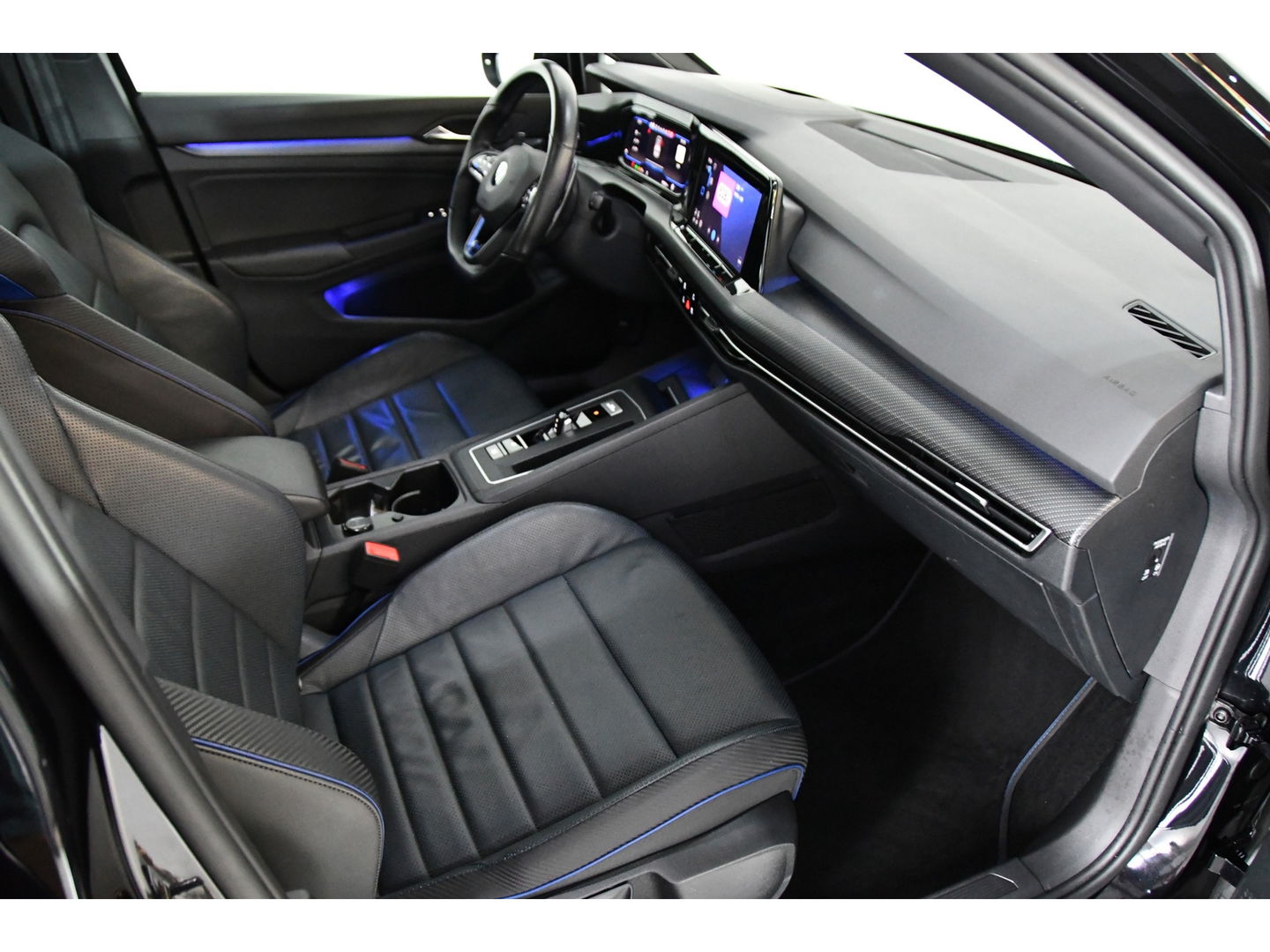 Volkswagen Golf 2.0 TSI R 4Motion, Panoramadak, Headup, Sfeerverlichting