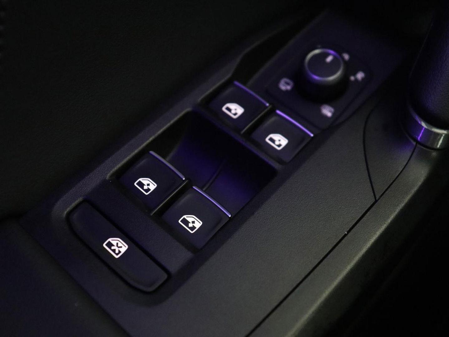 CUPRA Leon 1.4 eHybrid | 245pk | Stoel & stuurverwarming | Carplay | Memory | Sfeerverlichting | Parkeerhulp | Navigatie | Keyless | Full LED | Sportstoelen | Magnetic Tech Matt | PHEV | Plug In
