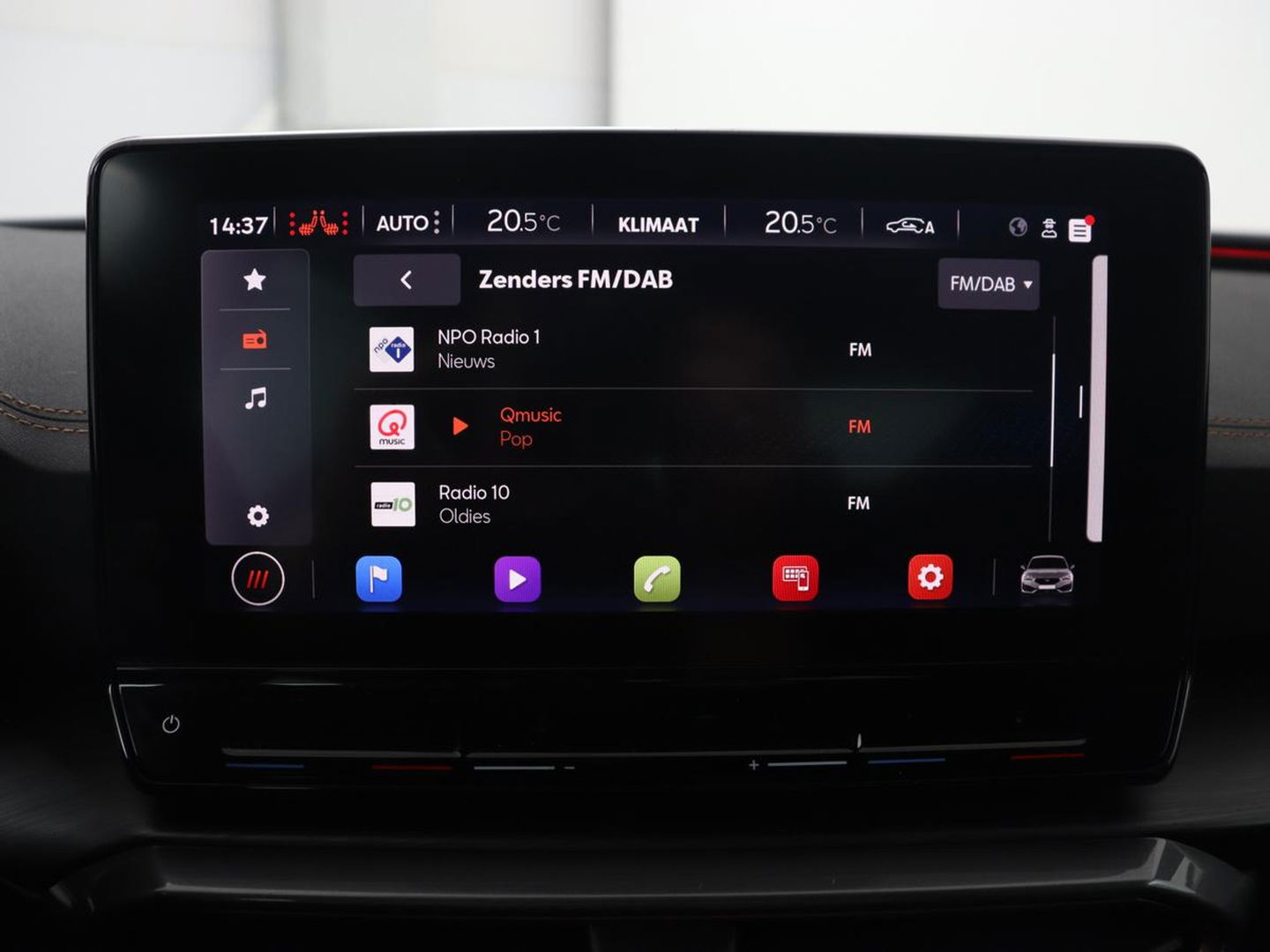 CUPRA Leon 1.4 eHybrid | 245pk | Stoel & stuurverwarming | Carplay | Memory | Sfeerverlichting | Parkeerhulp | Navigatie | Keyless | Full LED | Sportstoelen | Magnetic Tech Matt | PHEV | Plug In