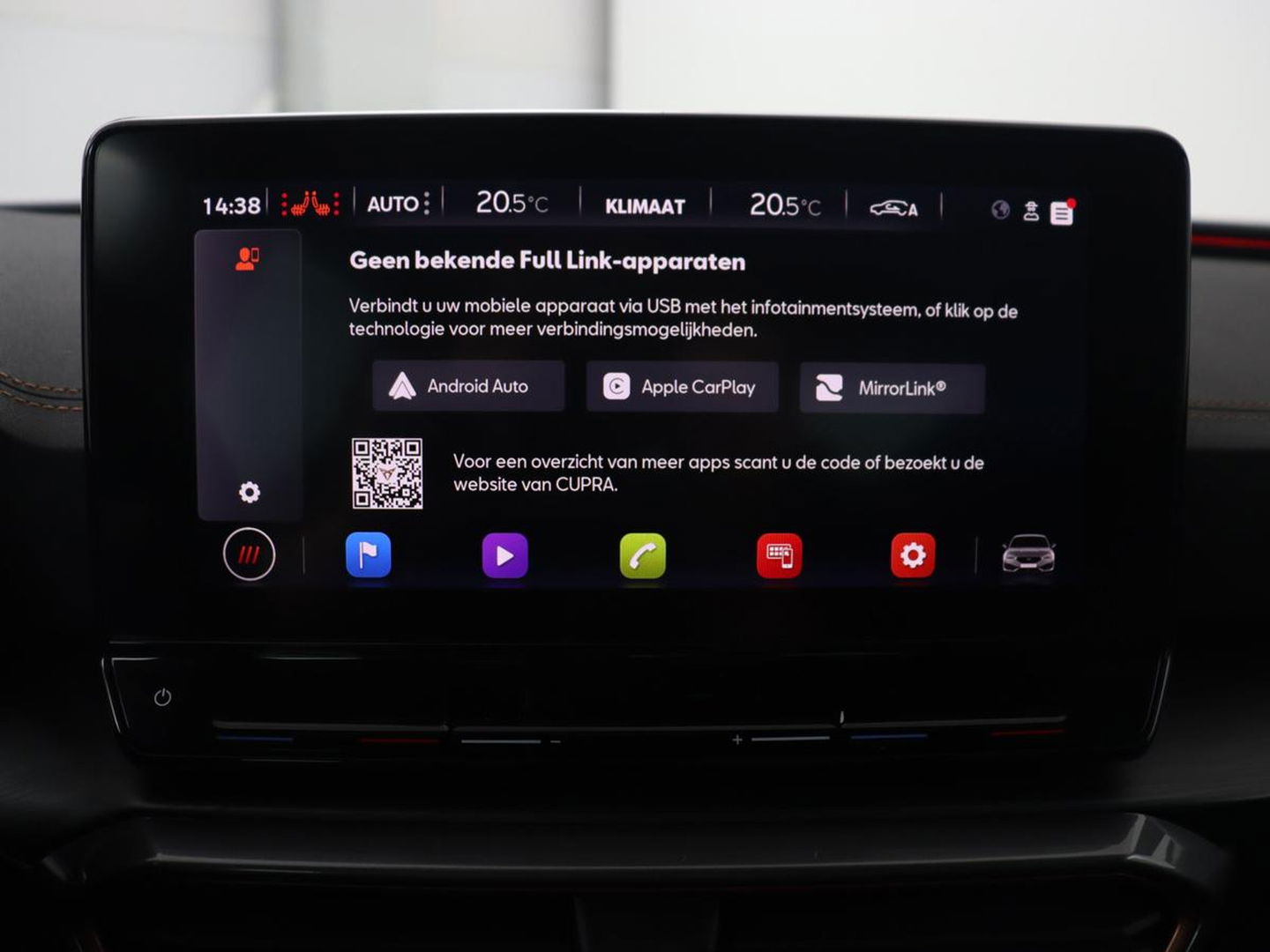 CUPRA Leon 1.4 eHybrid | 245pk | Stoel & stuurverwarming | Carplay | Memory | Sfeerverlichting | Parkeerhulp | Navigatie | Keyless | Full LED | Sportstoelen | Magnetic Tech Matt | PHEV | Plug In