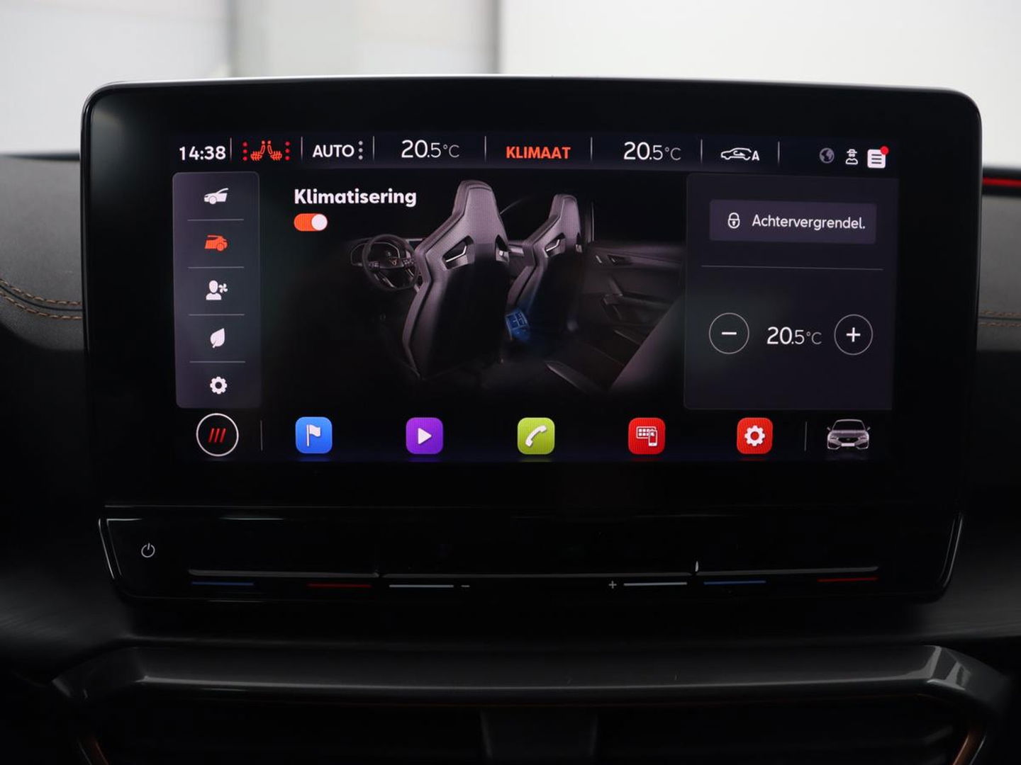 CUPRA Leon 1.4 eHybrid | 245pk | Stoel & stuurverwarming | Carplay | Memory | Sfeerverlichting | Parkeerhulp | Navigatie | Keyless | Full LED | Sportstoelen | Magnetic Tech Matt | PHEV | Plug In