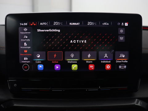 CUPRA Leon 1.4 eHybrid | 245pk | Stoel & stuurverwarming | Carplay | Memory | Sfeerverlichting | Parkeerhulp | Navigatie | Keyless | Full LED | Sportstoelen | Magnetic Tech Matt | PHEV | Plug In
