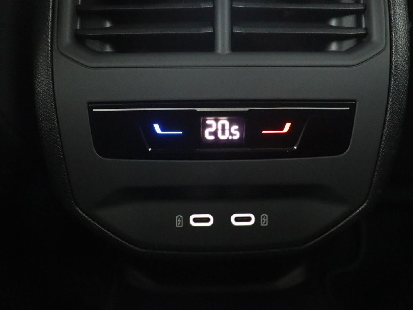 CUPRA Leon 1.4 eHybrid | 245pk | Stoel & stuurverwarming | Carplay | Memory | Sfeerverlichting | Parkeerhulp | Navigatie | Keyless | Full LED | Sportstoelen | Magnetic Tech Matt | PHEV | Plug In