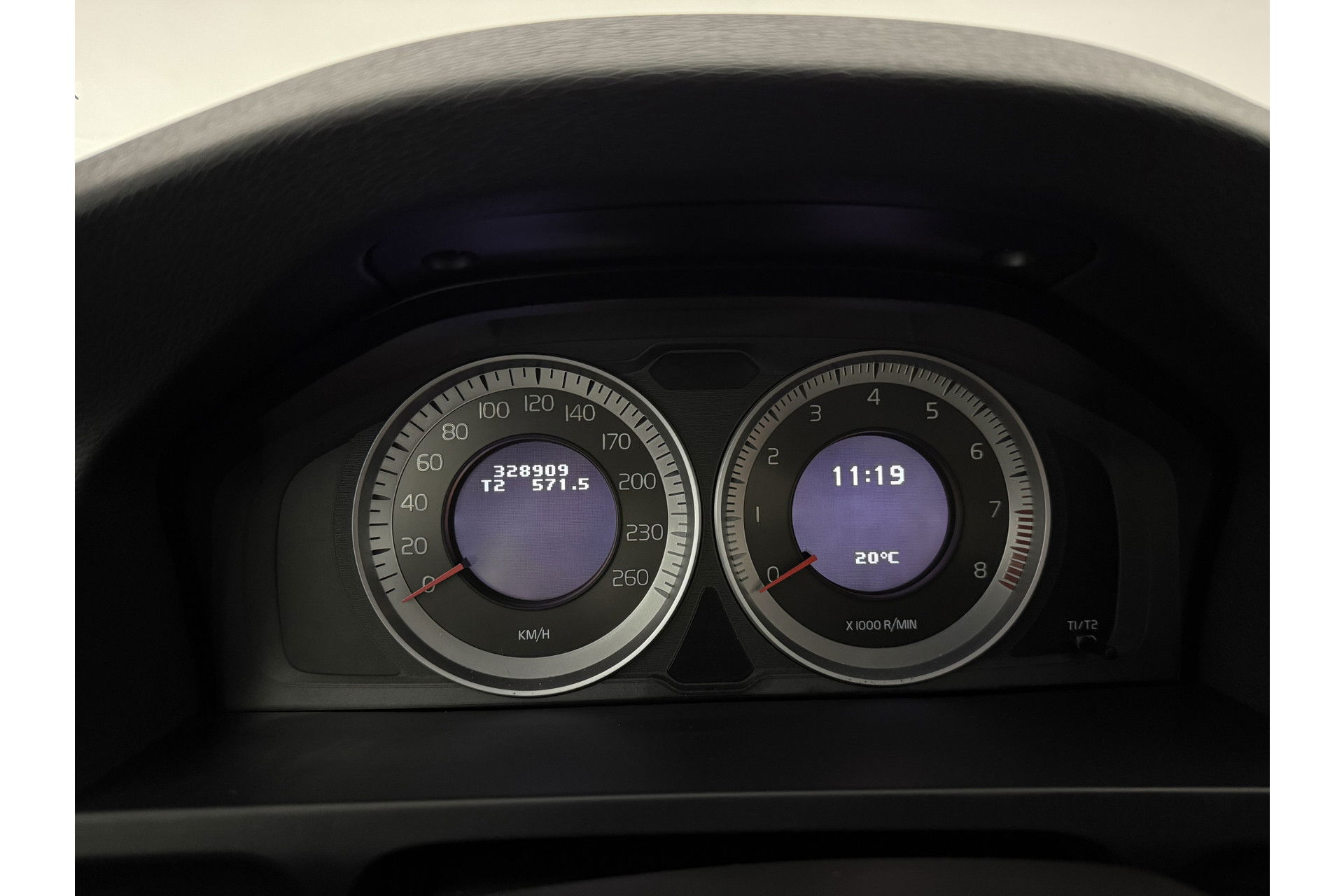 Volvo V60 1.6 T3 Momentum Cruisecontrol | Parkeersensoren | Navigatie | Clima | 17"LMV