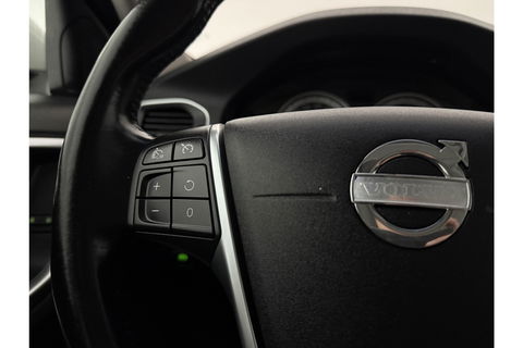 Volvo V60 1.6 T3 Momentum Cruisecontrol | Parkeersensoren | Navigatie | Clima | 17"LMV
