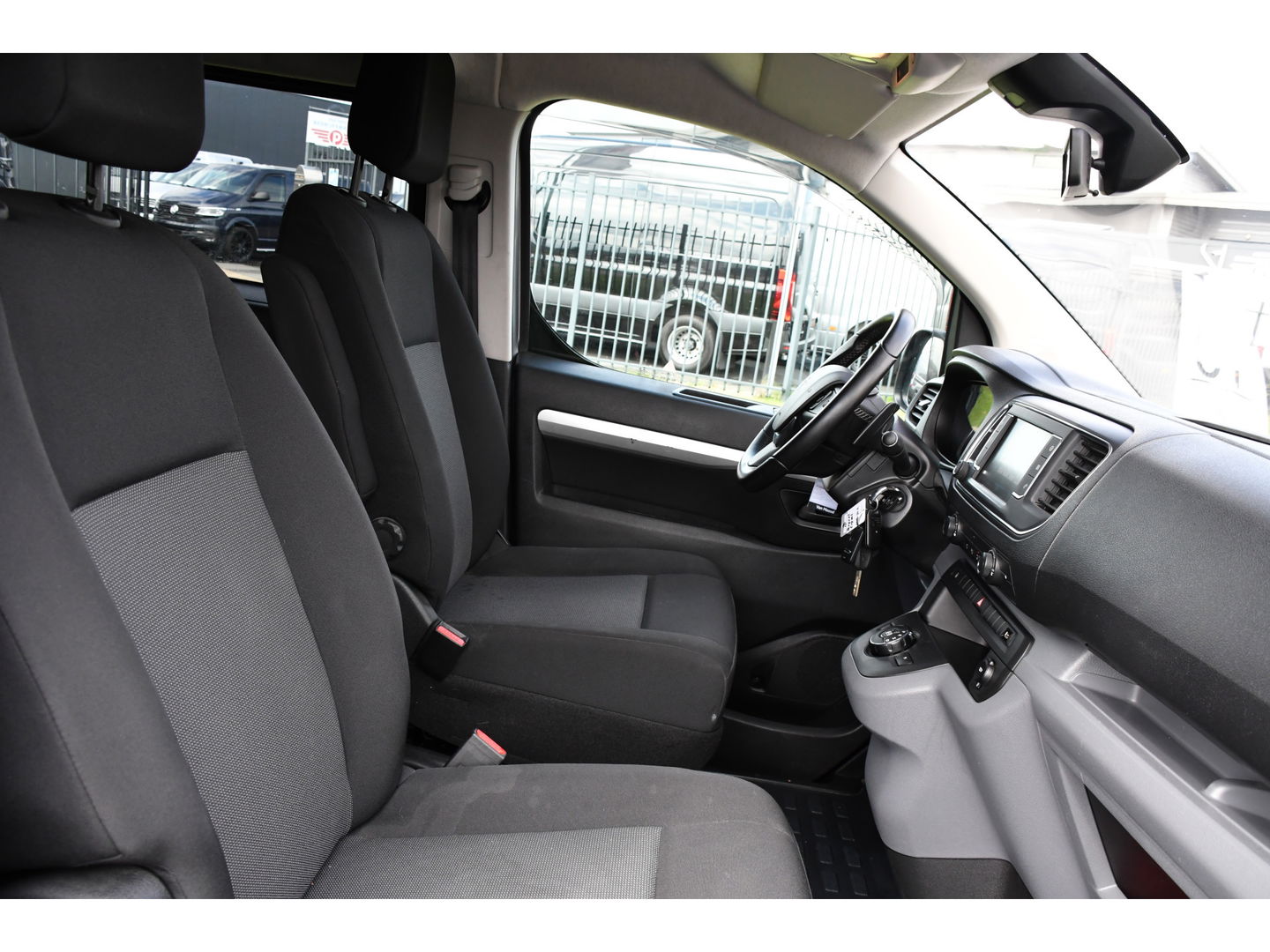 Peugeot Expert 2.0 BlueHDI 120 L3 PB Edition MARGE! Camera, Cruise, Carplay, Automaat, Multimedia, Sensoren, 2 x Schuifdeur, Uniek!