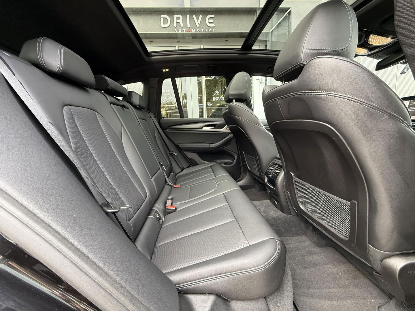 BMW X3 xDrive30e High Executive M-Sport Plus|SOH98%|Pano|Laser|21"|HUD|Trekhaak