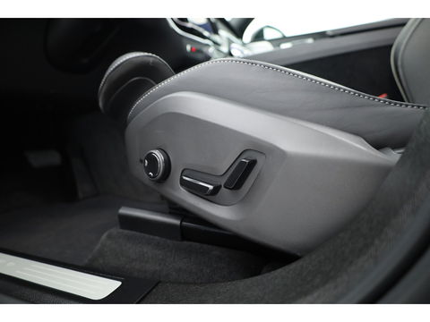Volvo XC60 2.0 T8 Plug-in hybrid AWD Ultra Black Edition | Luchtvering | 360cam | Elek. Trekhaak | HUD | Bowers & Wilkins | Memory
