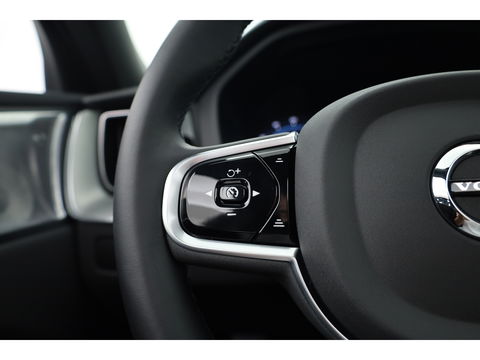Volvo XC60 2.0 T8 Plug-in hybrid AWD Ultra Black Edition | Luchtvering | 360cam | Elek. Trekhaak | HUD | Bowers & Wilkins | Memory