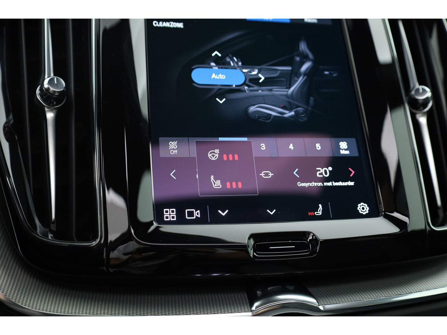 Volvo XC60 2.0 T8 Plug-in hybrid AWD Ultra Black Edition | Luchtvering | 360cam | Elek. Trekhaak | HUD | Bowers & Wilkins | Memory