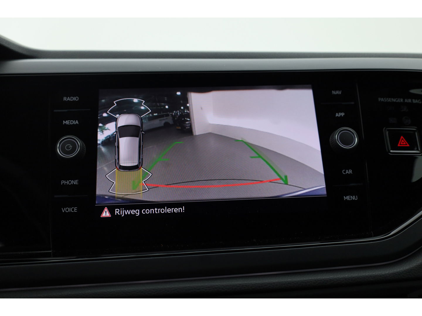 Volkswagen Polo 1.0 TSI R-Line DSG 110pk | CarPlay | Stoelverw. | LED | Camera | Keyless | Adapt. Cruise