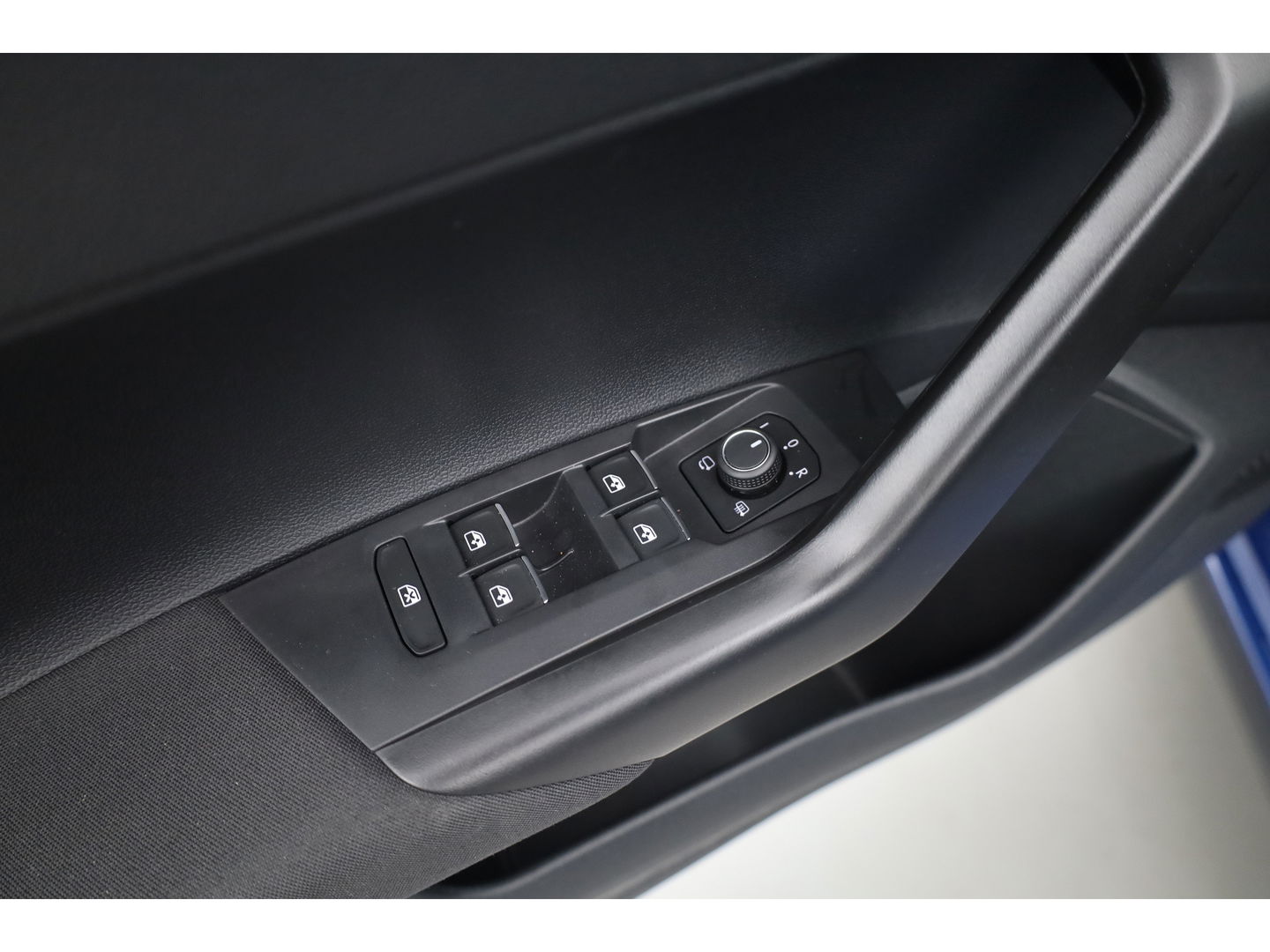 Volkswagen Polo 1.0 TSI R-Line DSG 110pk | CarPlay | Stoelverw. | LED | Camera | Keyless | Adapt. Cruise