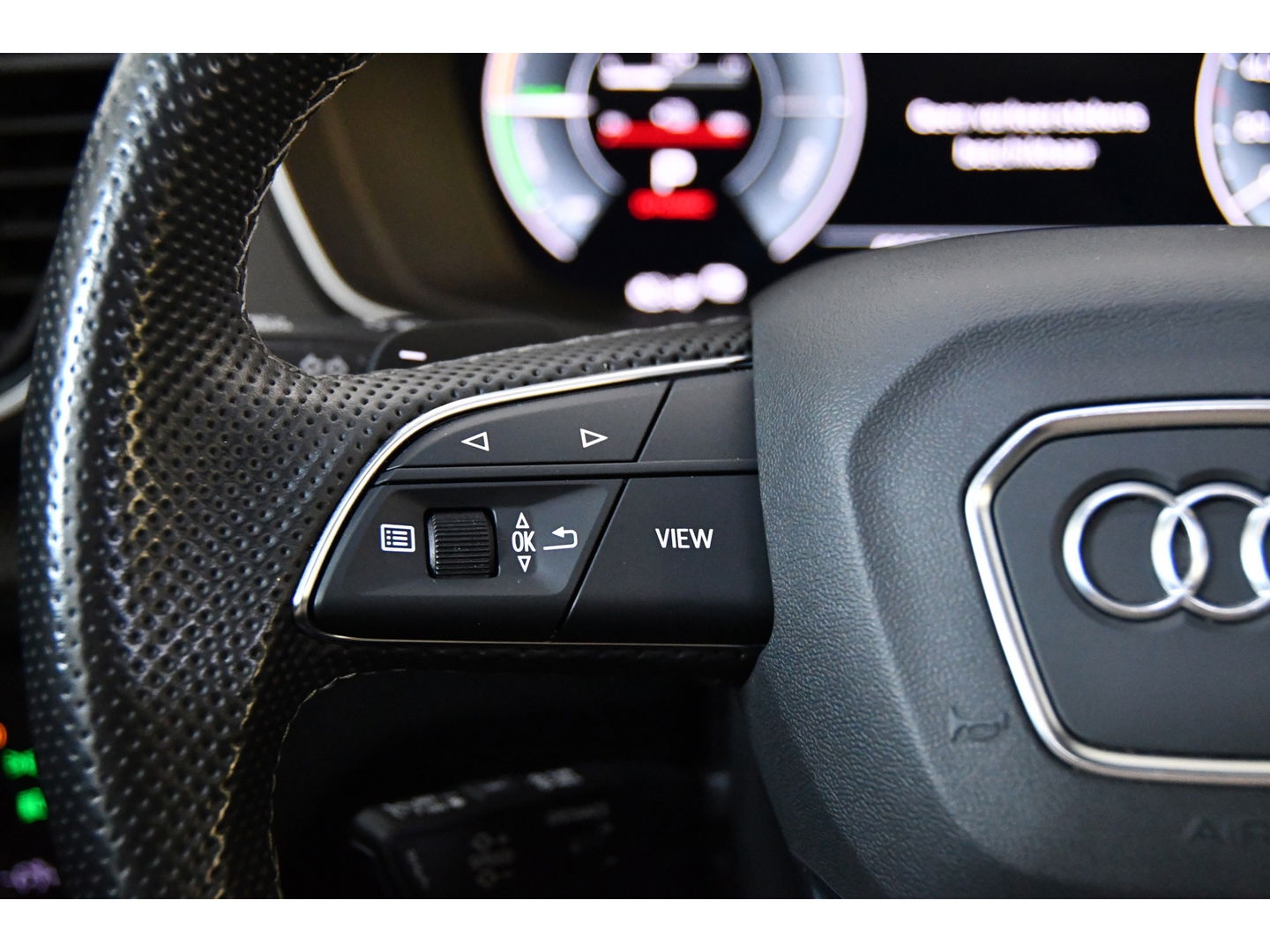 Audi Q5 Sportback 55 TFSI e S edition Competition Luchtvering
