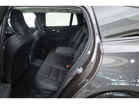 Volvo V60 2.0 T6 Plug-in hybrid AWD Ultra Dark | Pano-dak | 360 camera |  Head-up | Trekhaak | H&K- Audio|