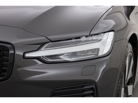 Volvo V60 2.0 T6 Plug-in hybrid AWD Ultra Dark | Pano-dak | 360 camera |  Head-up | Trekhaak | H&K- Audio|