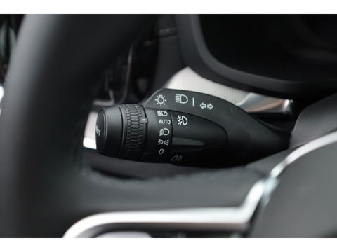 Volvo V60 2.0 T6 Plug-in hybrid AWD Ultra Dark | Pano-dak | 360 camera |  Head-up | Trekhaak | H&K- Audio|