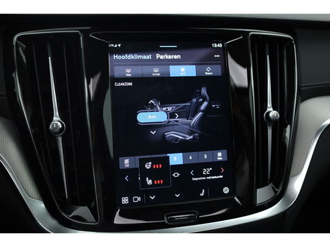 Volvo V60 2.0 T6 Plug-in hybrid AWD Ultra Dark | Pano-dak | 360 camera |  Head-up | Trekhaak | H&K- Audio|