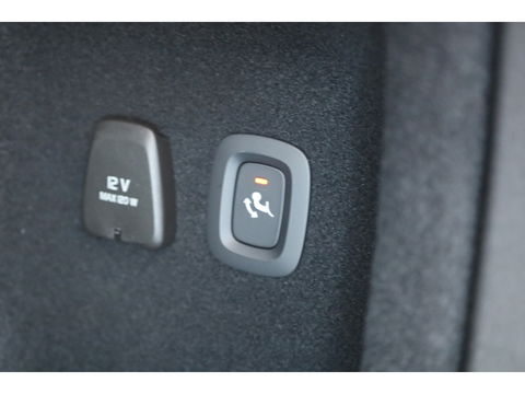 Volvo V60 2.0 T6 Plug-in hybrid AWD Ultra Dark | Pano-dak | 360 camera |  Head-up | Trekhaak | H&K- Audio|