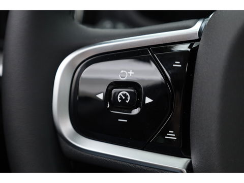 Volvo V60 2.0 T6 Plug-in hybrid AWD Ultra Dark | Pano-dak | 360 camera | Head-up | Trekhaak | H&K- Audio|