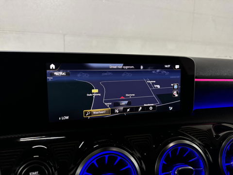 Mercedes-Benz A-Klasse AMG 35 4MATIC Pano Sfeer Akrapovič Camera