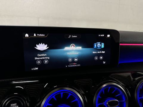 Mercedes-Benz A-Klasse AMG 35 4MATIC Pano Sfeer Akrapovič Camera