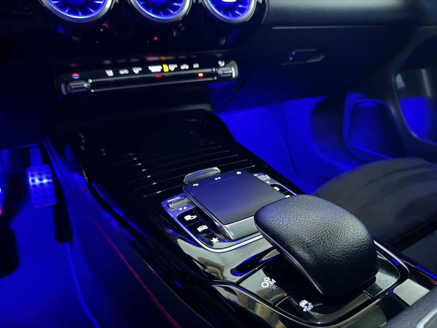 Mercedes-Benz A-Klasse AMG 35 4MATIC Pano Sfeer Akrapovič Camera