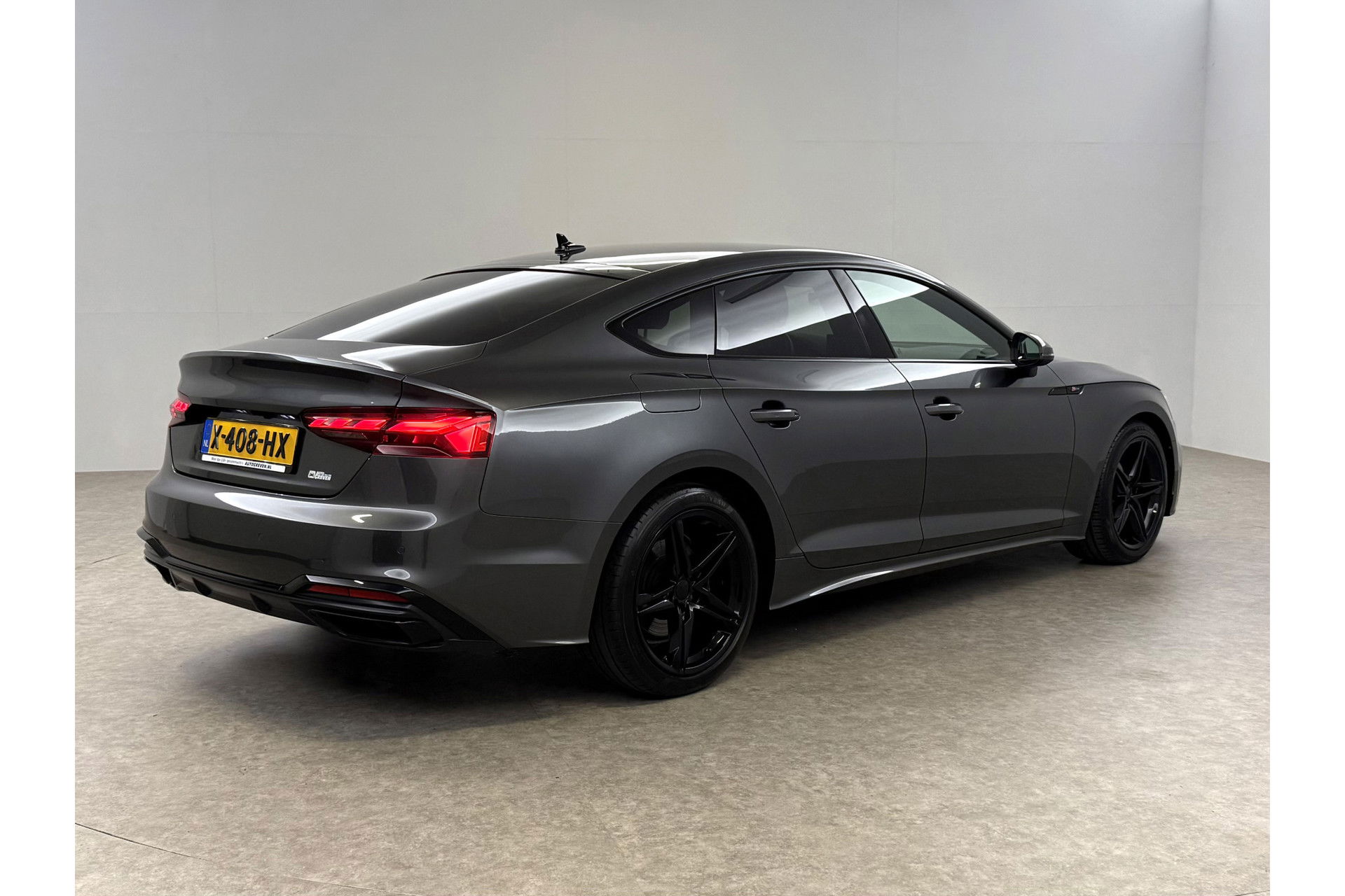 Audi A5 35 TFSI 150PK Black Edition S-Line | Camera | LED | Virtual Cockpit | Carplay | Stoelverwarming | 18''LMV