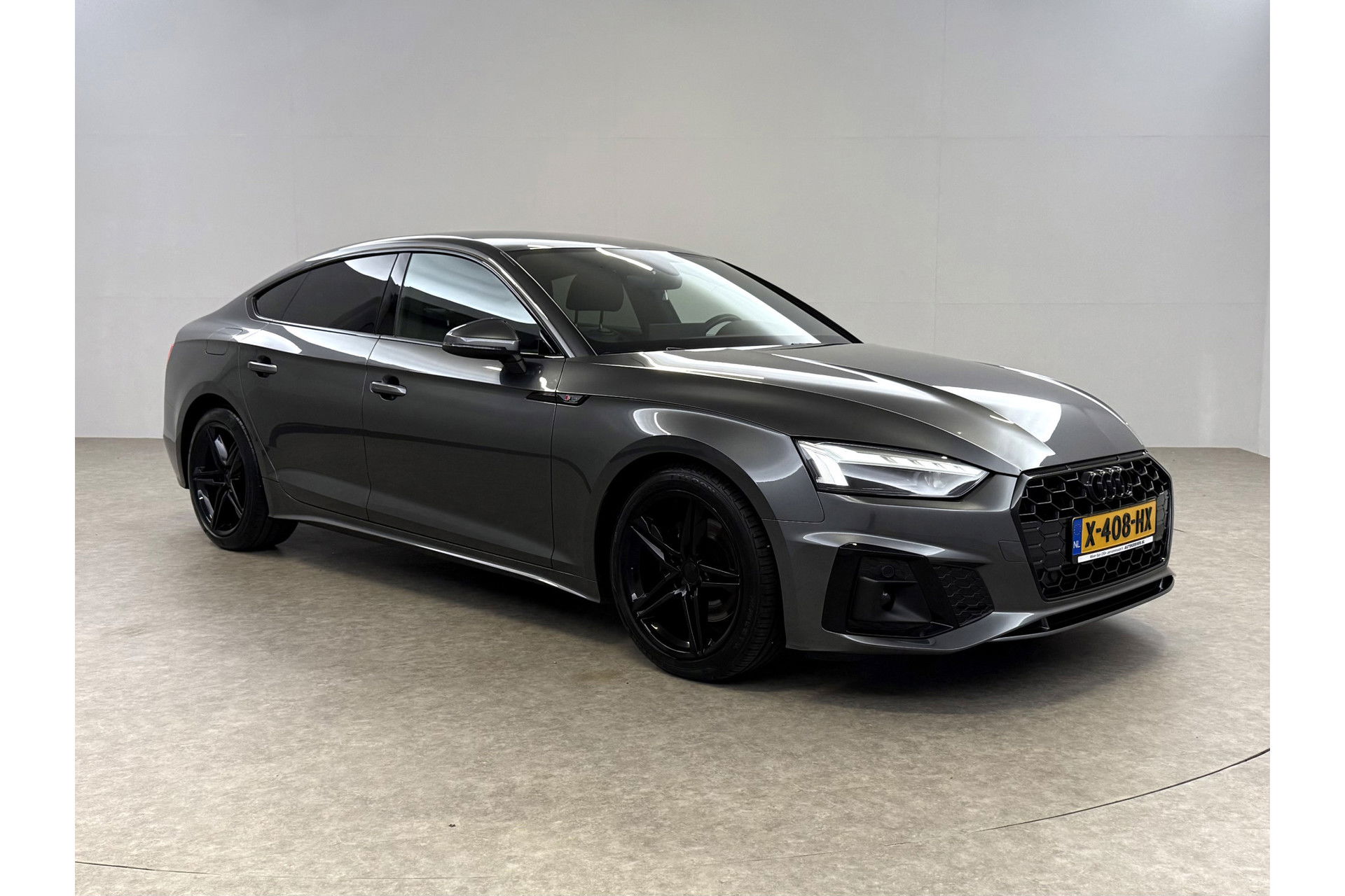 Audi A5 35 TFSI 150PK Black Edition S-Line | Camera | LED | Virtual Cockpit | Carplay | Stoelverwarming | 18''LMV