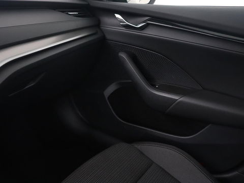 Škoda Octavia Combi 1.4 TSI iV PHEV Business Edition Plus | Stoel & stuurverwarming | Adaptive cruise | Carplay | Navigatie | DAB | Lane assist | LED