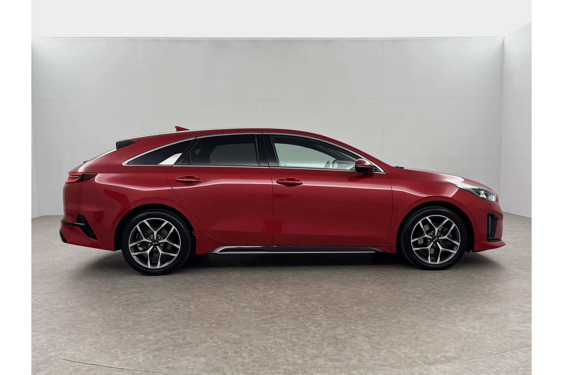 Kia pro_cee'd 1.4 T-GDI 140PK GT-Line | Camera | LED | Carplay | Virtual Cockpit | Cruisecontrol | Navigatie | Parkeersensoren