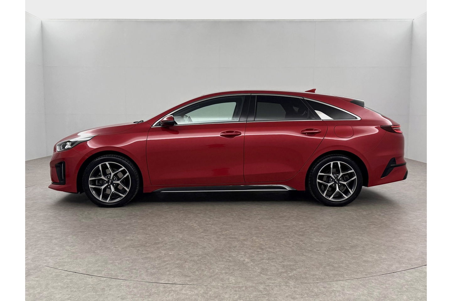 Kia pro_cee'd 1.4 T-GDI 140PK GT-Line | Camera | LED | Carplay | Virtual Cockpit | Cruisecontrol | Navigatie | Parkeersensoren