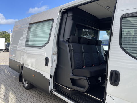 Iveco Daily 35S16V 2.3 410 L4H2 DC 7 persoons / ideaal voor motorsport camper / lease vanaf € 536 / mag 3500 kg trekken / climate control / euro 6 diesel / 270 graden achterdeuren !