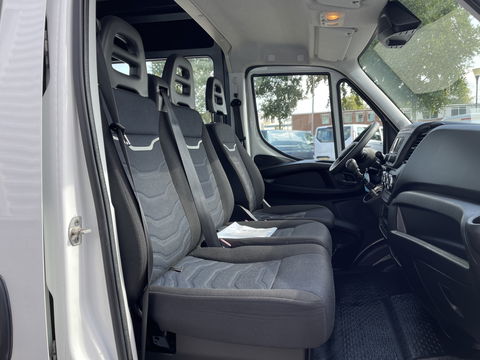 Iveco Daily 35S16V 2.3 410 L4H2 DC 7 persoons / ideaal voor motorsport camper / lease vanaf € 536 / mag 3500 kg trekken / climate control / euro 6 diesel / 270 graden achterdeuren !