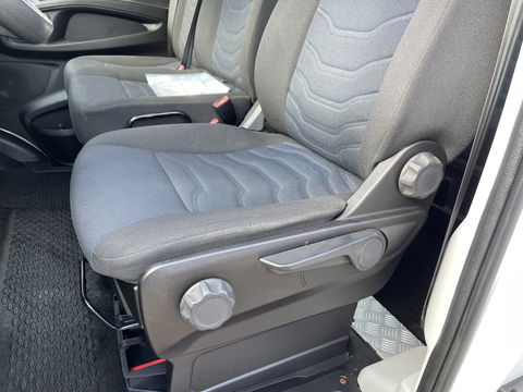 Iveco Daily 35S16V 2.3 410 L4H2 DC 7 persoons / ideaal voor motorsport camper / lease vanaf € 536 / mag 3500 kg trekken / climate control / euro 6 diesel / 270 graden achterdeuren !