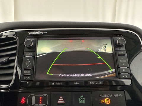 Mitsubishi Outlander 2.0 PHEV Executive Edition X-Line AWD Aut. *NAVI-FULLMAP | LEATHER-FABRIC | COMFORT-SEATS | CAMERA | ROCKFORD-AUDIO | ECC | KEYLESS | SHIFT-PADDLES | PRIVACY-GLASS | TOWBAR | 18"ALU*
