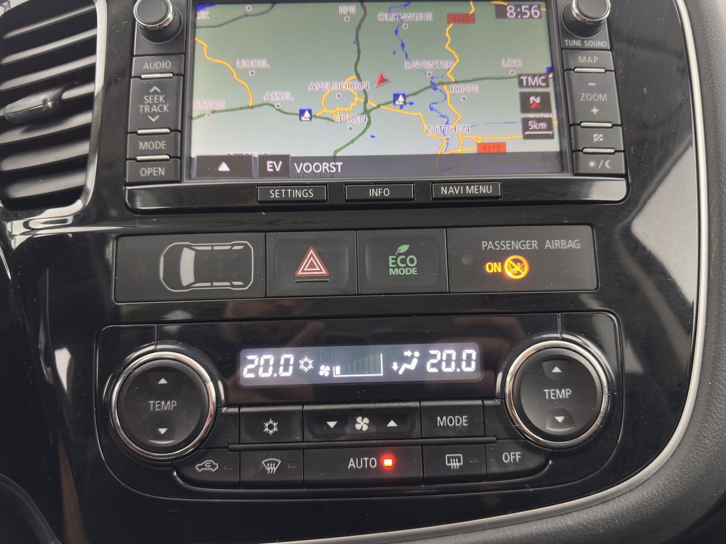 Mitsubishi Outlander 2.0 PHEV Executive Edition X-Line AWD Aut. *NAVI-FULLMAP | LEATHER-FABRIC | COMFORT-SEATS | CAMERA | ROCKFORD-AUDIO | ECC | KEYLESS | SHIFT-PADDLES | PRIVACY-GLASS | TOWBAR | 18"ALU*