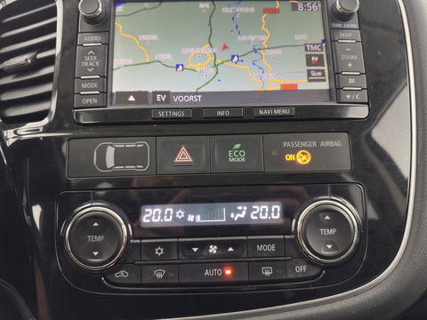Mitsubishi Outlander 2.0 PHEV Executive Edition X-Line AWD Aut. *NAVI-FULLMAP | LEATHER-FABRIC | COMFORT-SEATS | CAMERA | ROCKFORD-AUDIO | ECC | KEYLESS | SHIFT-PADDLES | PRIVACY-GLASS | TOWBAR | 18"ALU*