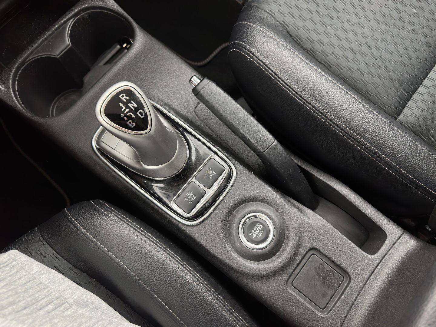 Mitsubishi Outlander 2.0 PHEV Executive Edition X-Line AWD Aut. *NAVI-FULLMAP | LEATHER-FABRIC | COMFORT-SEATS | CAMERA | ROCKFORD-AUDIO | ECC | KEYLESS | SHIFT-PADDLES | PRIVACY-GLASS | TOWBAR | 18"ALU*