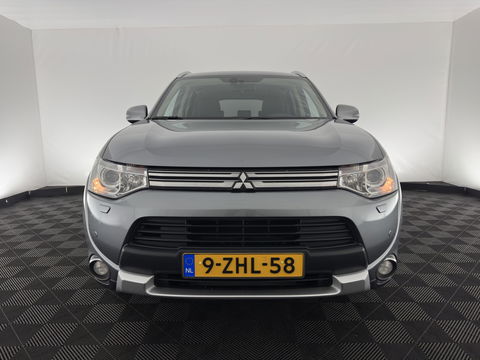 Mitsubishi Outlander 2.0 PHEV Executive Edition X-Line AWD Aut. *NAVI-FULLMAP | LEATHER-FABRIC | COMFORT-SEATS | CAMERA | ROCKFORD-AUDIO | ECC | KEYLESS | SHIFT-PADDLES | PRIVACY-GLASS | TOWBAR | 18"ALU*