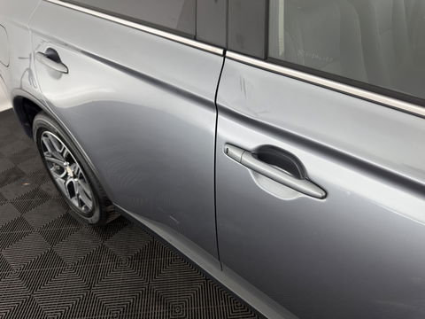 Mitsubishi Outlander 2.0 PHEV Executive Edition X-Line AWD Aut. *NAVI-FULLMAP | LEATHER-FABRIC | COMFORT-SEATS | CAMERA | ROCKFORD-AUDIO | ECC | KEYLESS | SHIFT-PADDLES | PRIVACY-GLASS | TOWBAR | 18"ALU*