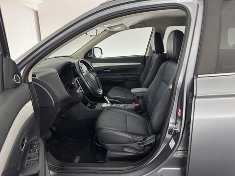 Mitsubishi Outlander 2.0 PHEV Executive Edition X-Line AWD Aut. *NAVI-FULLMAP | LEATHER-FABRIC | COMFORT-SEATS | CAMERA | ROCKFORD-AUDIO | ECC | KEYLESS | SHIFT-PADDLES | PRIVACY-GLASS | TOWBAR | 18"ALU*