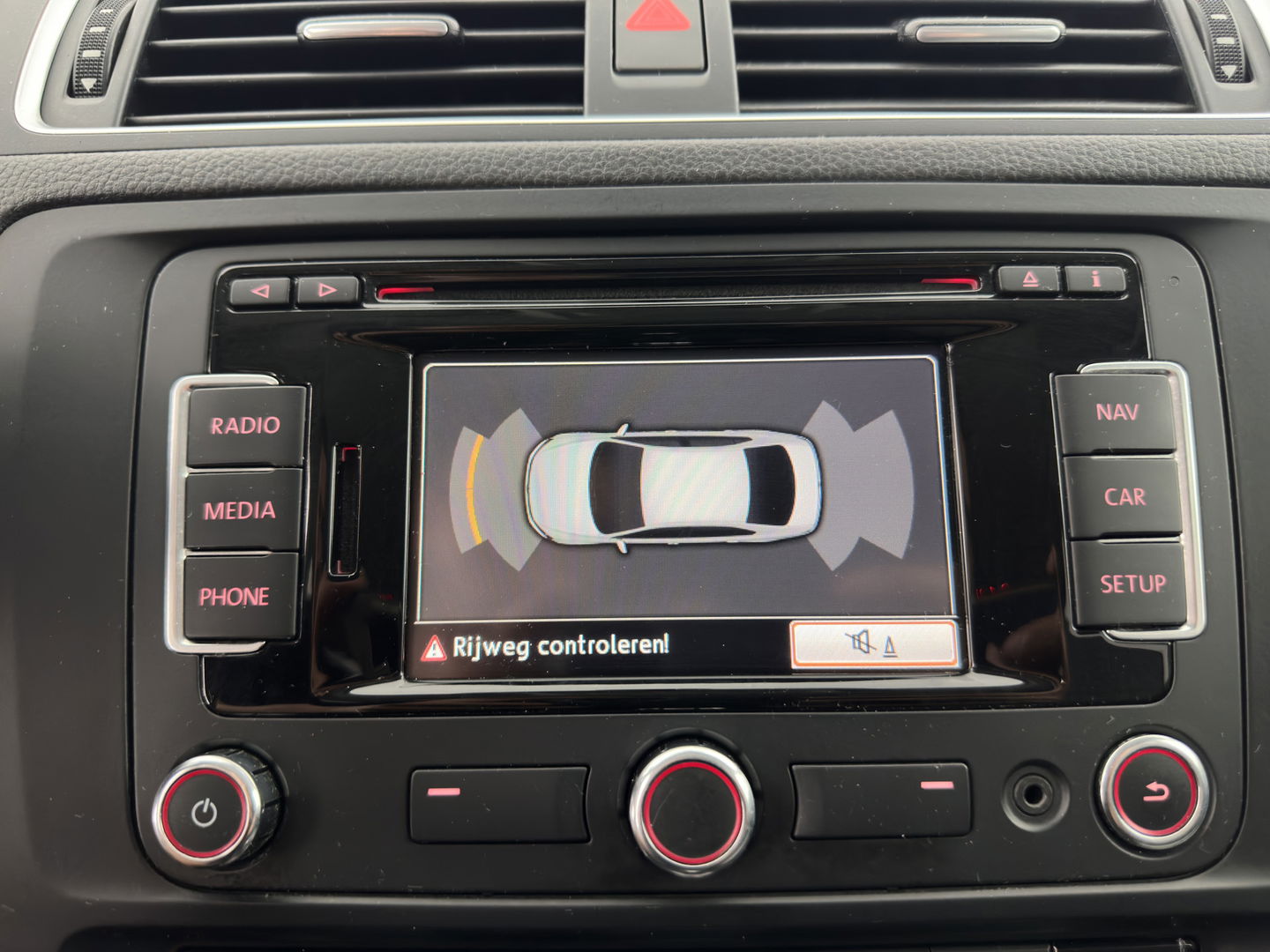 Volkswagen Jetta 1.4 TSI Hybrid Highline Aut. *XENON | NAVI | COMFORT-SEATS | ECC | PRIVACY-GLASS | PDC | SHIFT-PADDLES | CRUISE | 18''ALU*