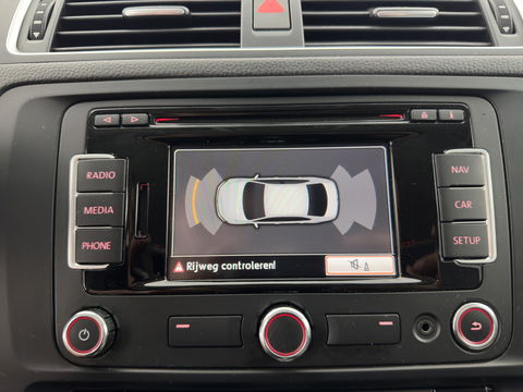 Volkswagen Jetta 1.4 TSI Hybrid Highline Aut. *XENON | NAVI | COMFORT-SEATS | ECC | PRIVACY-GLASS | PDC | SHIFT-PADDLES | CRUISE | 18''ALU*