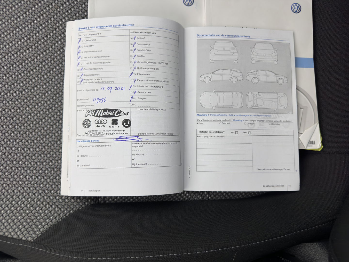 Volkswagen Jetta 1.4 TSI Hybrid Highline Aut. *XENON | NAVI | COMFORT-SEATS | ECC | PRIVACY-GLASS | PDC | SHIFT-PADDLES | CRUISE | 18''ALU*