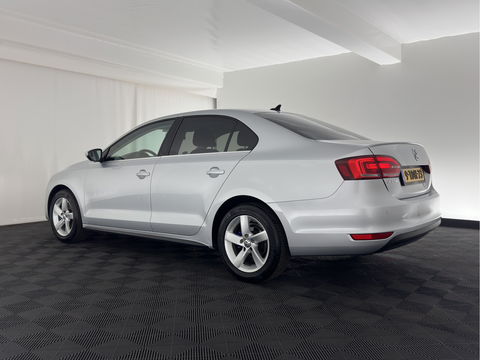 Volkswagen Jetta 1.4 TSI Hybrid Highline Aut. *XENON | NAVI | COMFORT-SEATS | ECC | PRIVACY-GLASS | PDC | SHIFT-PADDLES | CRUISE | 18''ALU*