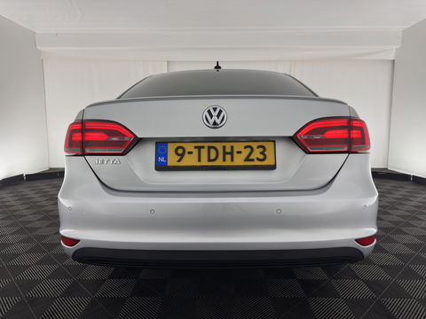Volkswagen Jetta 1.4 TSI Hybrid Highline Aut. *XENON | NAVI | COMFORT-SEATS | ECC | PRIVACY-GLASS | PDC | SHIFT-PADDLES | CRUISE | 18''ALU*