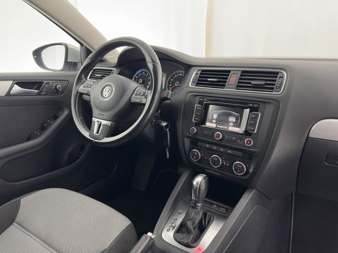 Volkswagen Jetta 1.4 TSI Hybrid Highline Aut. *XENON | NAVI | COMFORT-SEATS | ECC | PRIVACY-GLASS | PDC | SHIFT-PADDLES | CRUISE | 18''ALU*