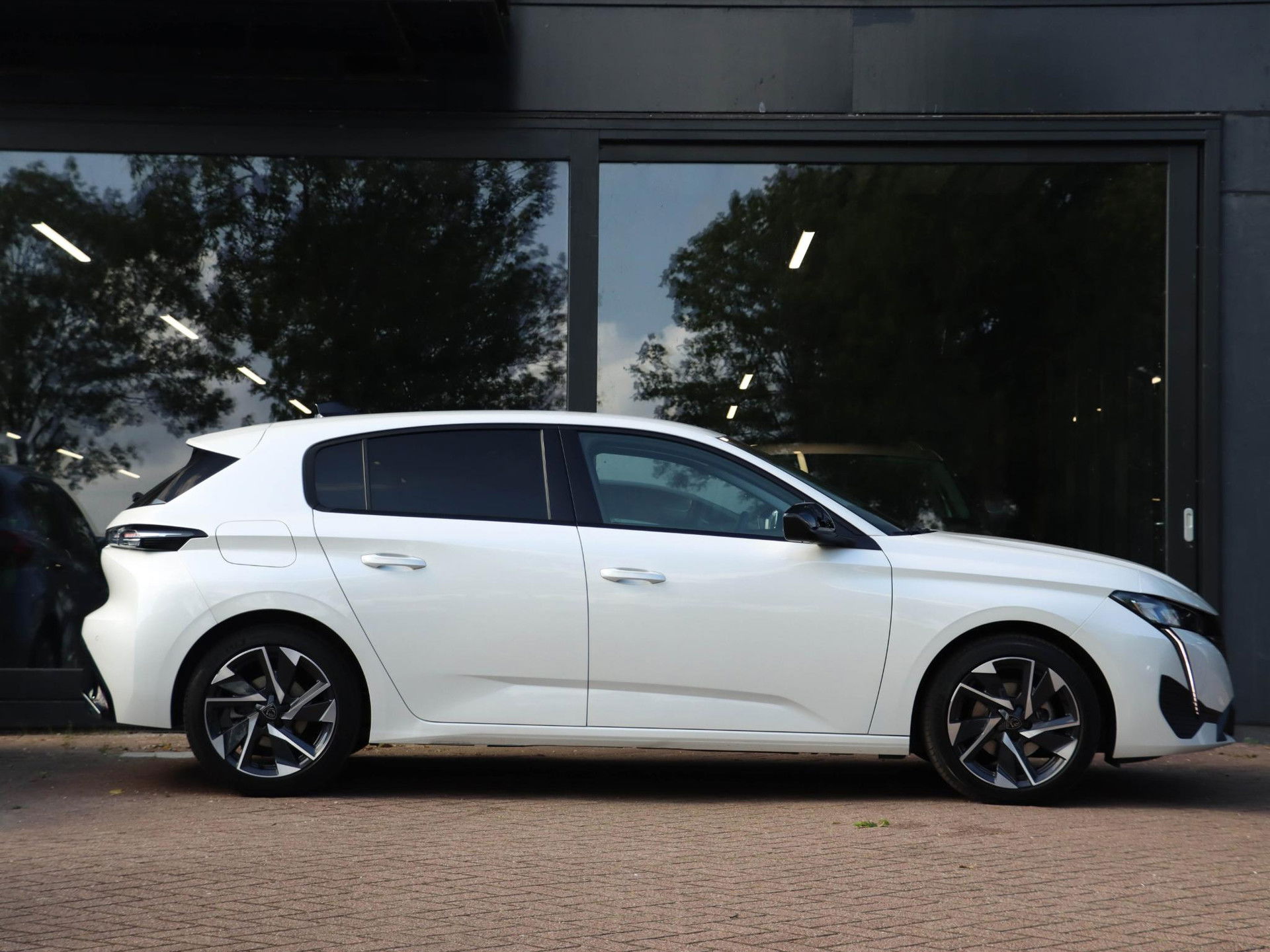 Peugeot 308 1.2 T 130 Allure Pack Automaat Navigatie | LED | Adaptive Cruise