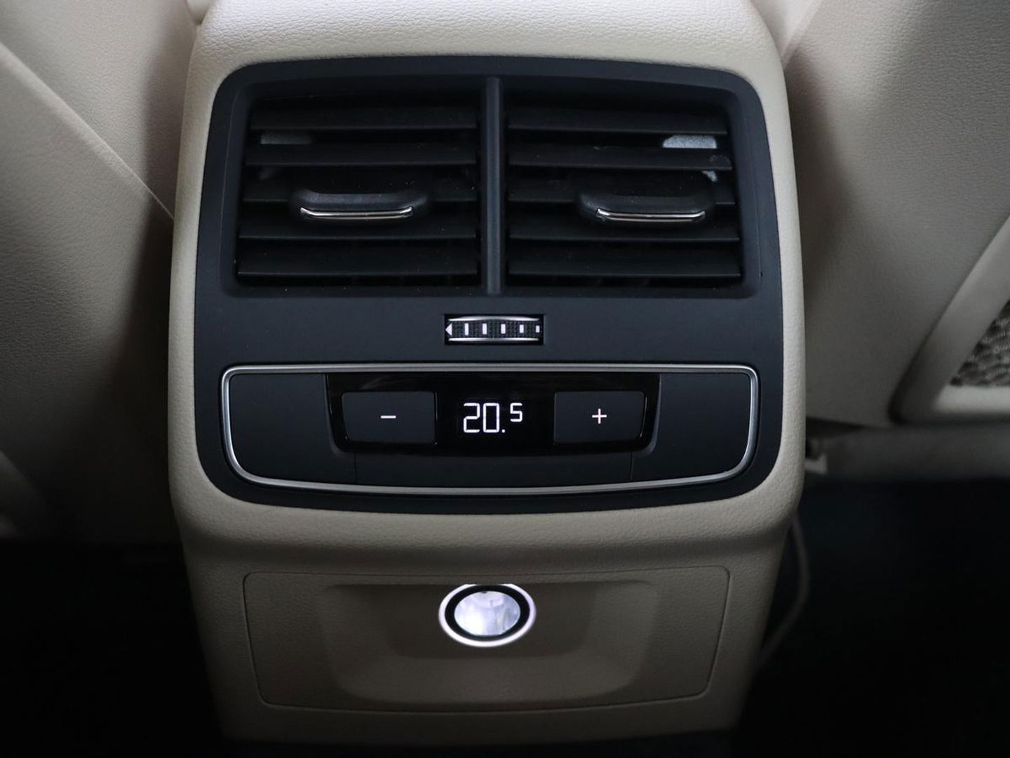 Audi A4 Avant 35 TDI Launch edition Business | Automaat | Navigatie | LED | Carplay | Leder | Cruise controle | Airco | LMV 17 inch