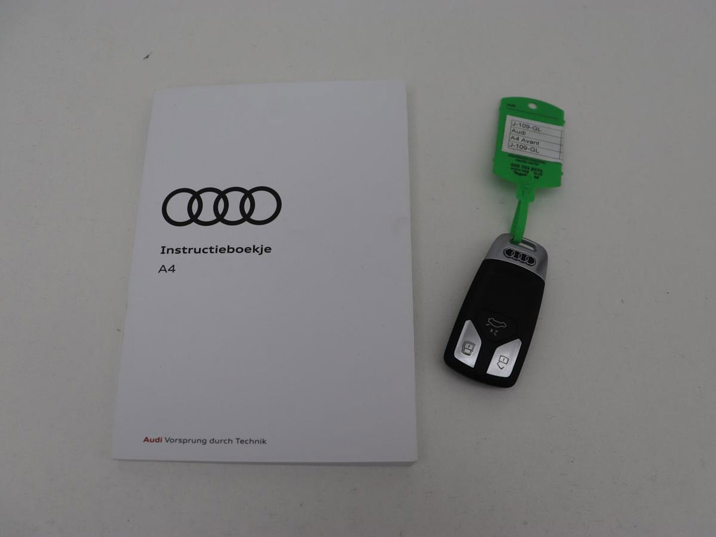 Audi A4 Avant 35 TDI Launch edition Business | Automaat | Navigatie | LED | Carplay | Leder | Cruise controle | Airco | LMV 17 inch